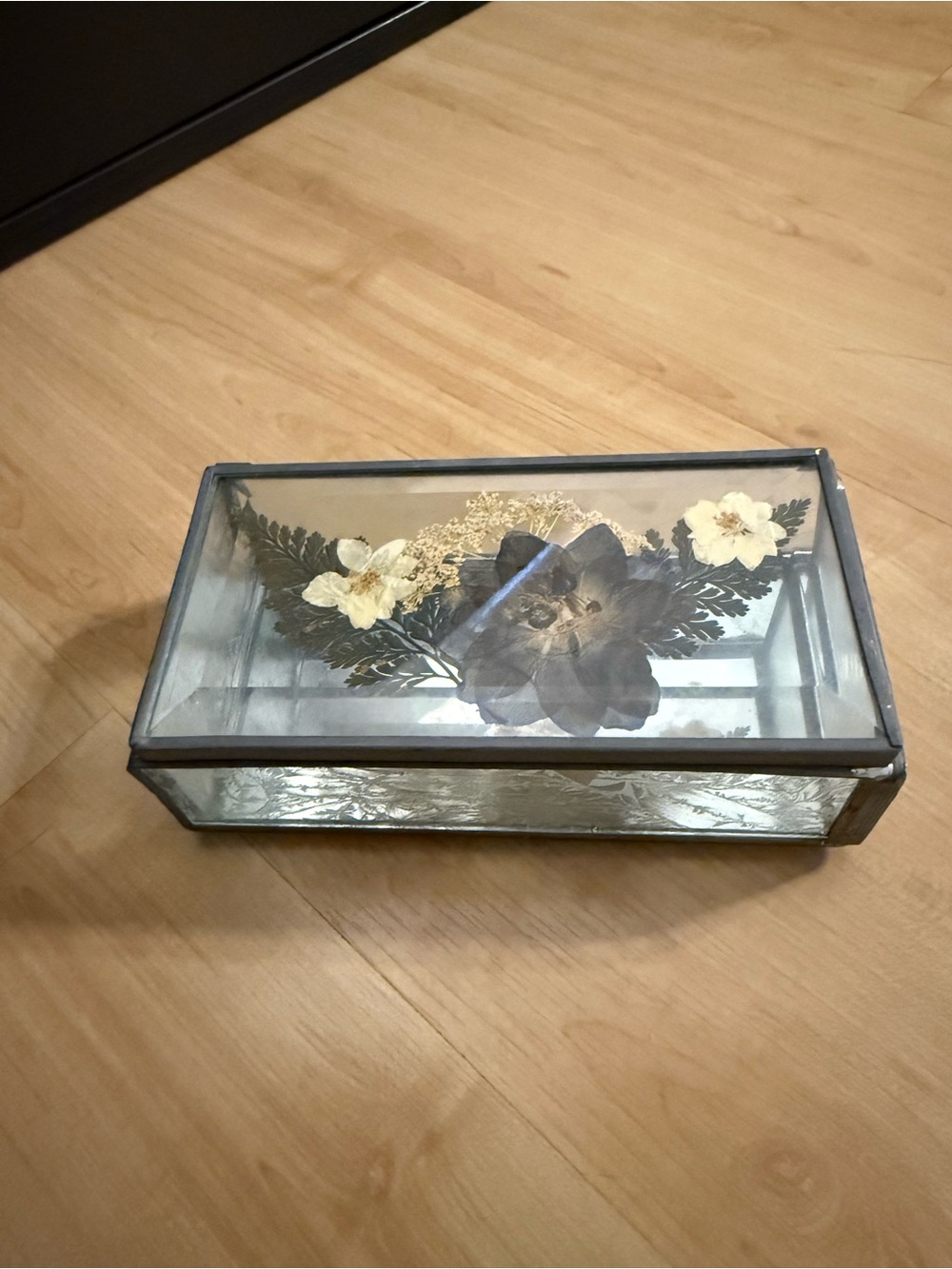 Pressed flower box